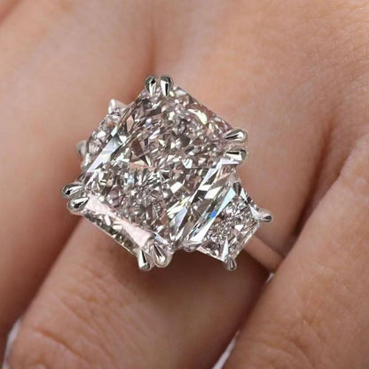 🔥 Offerta Limitata: Anello Elegante con Zircone a Taglio Quadrato – Brillantezza sofisticata e design raffinato per ogni occasione. 💎